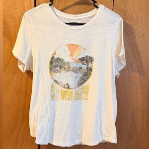 Old Navy White Scenic Graphic Tee